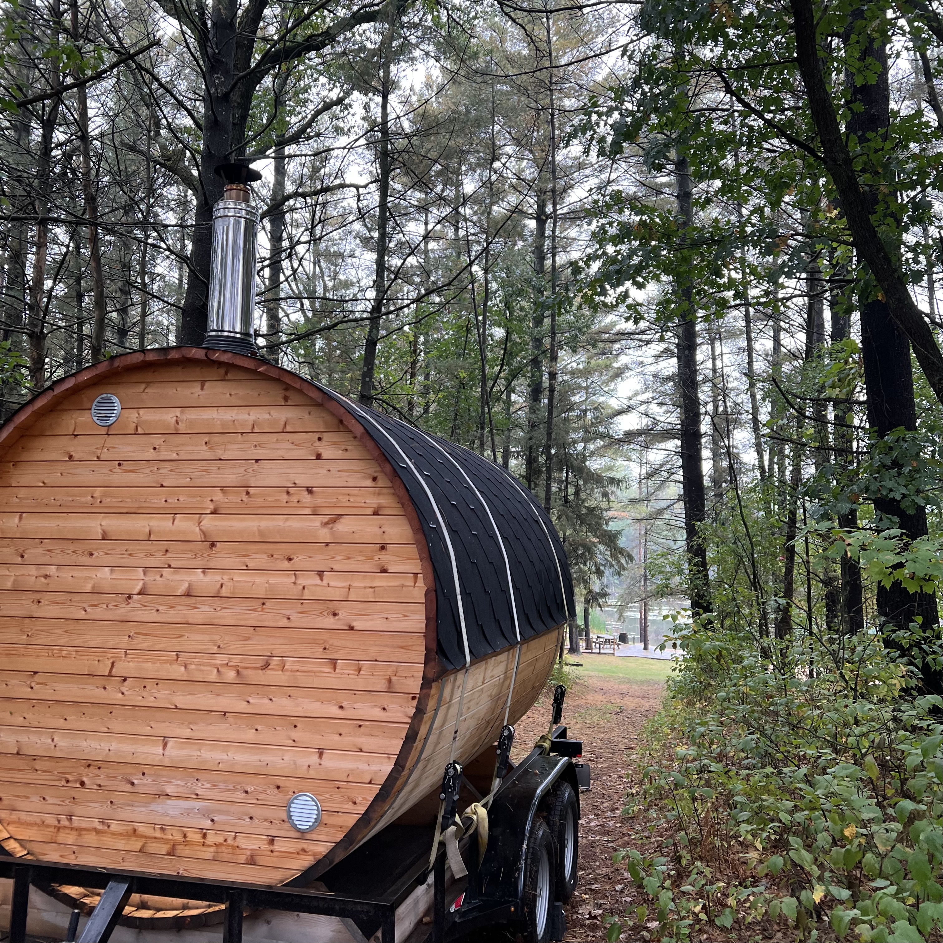 Mobile sauna in natural setting